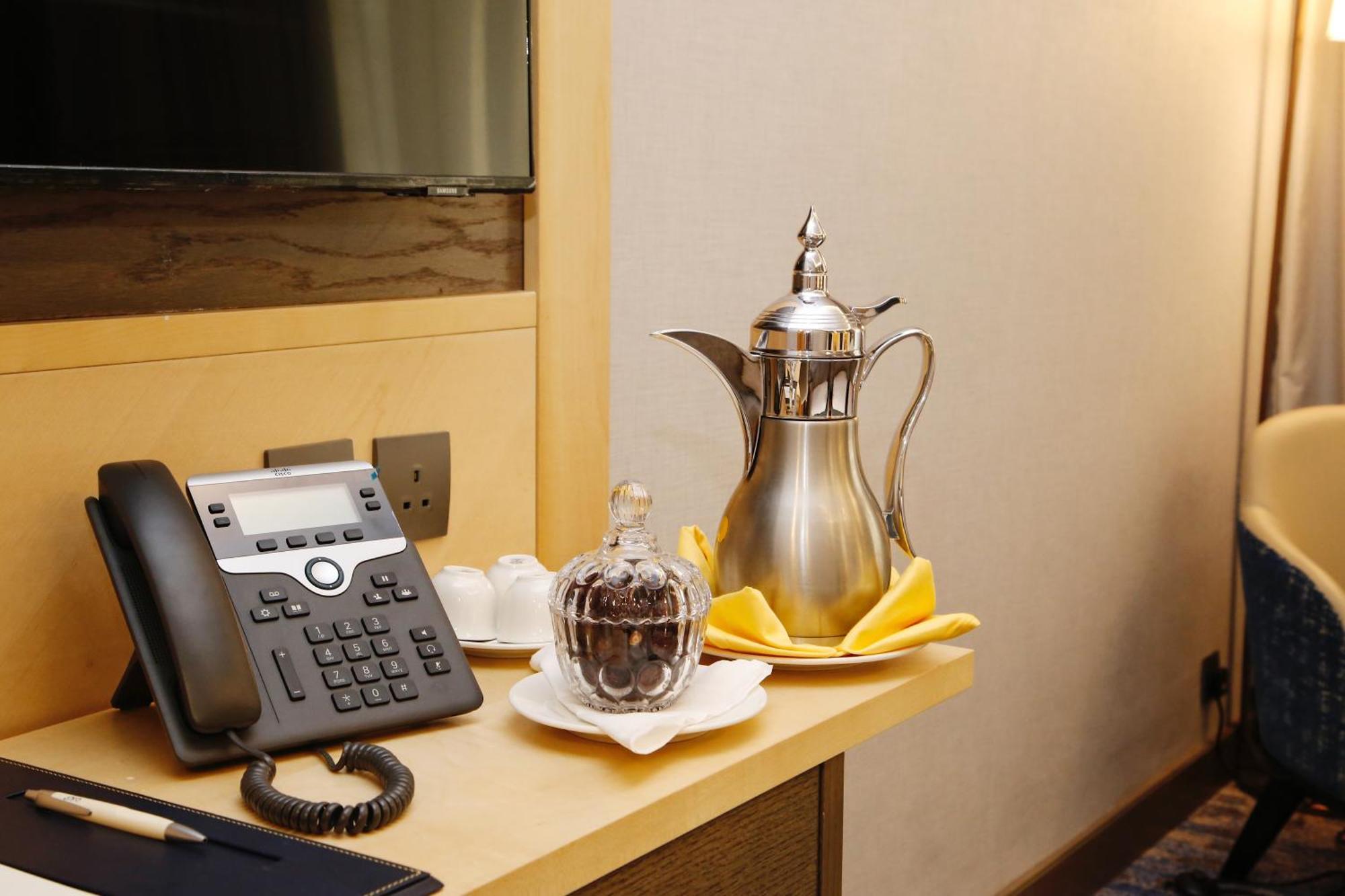 Maden Alrawda Hotel Медина Екстериор снимка A dallah