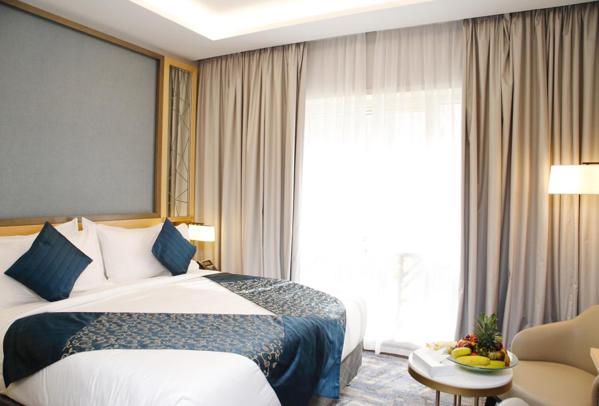 Maden Alrawda Hotel Медина Екстериор снимка Deluxe Room