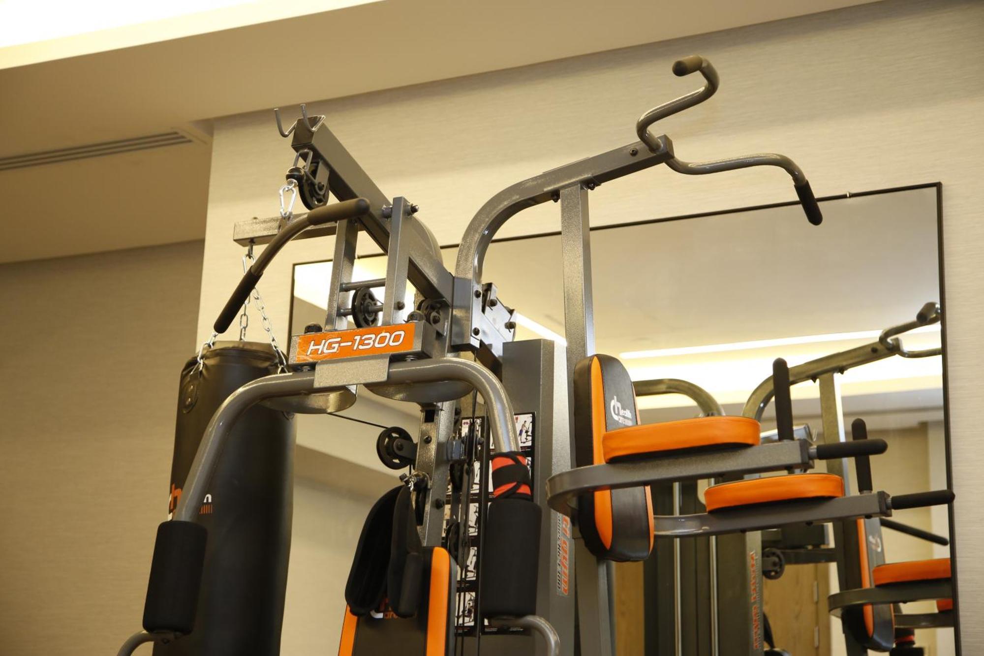 Maden Alrawda Hotel Медина Екстериор снимка A chin-up bar