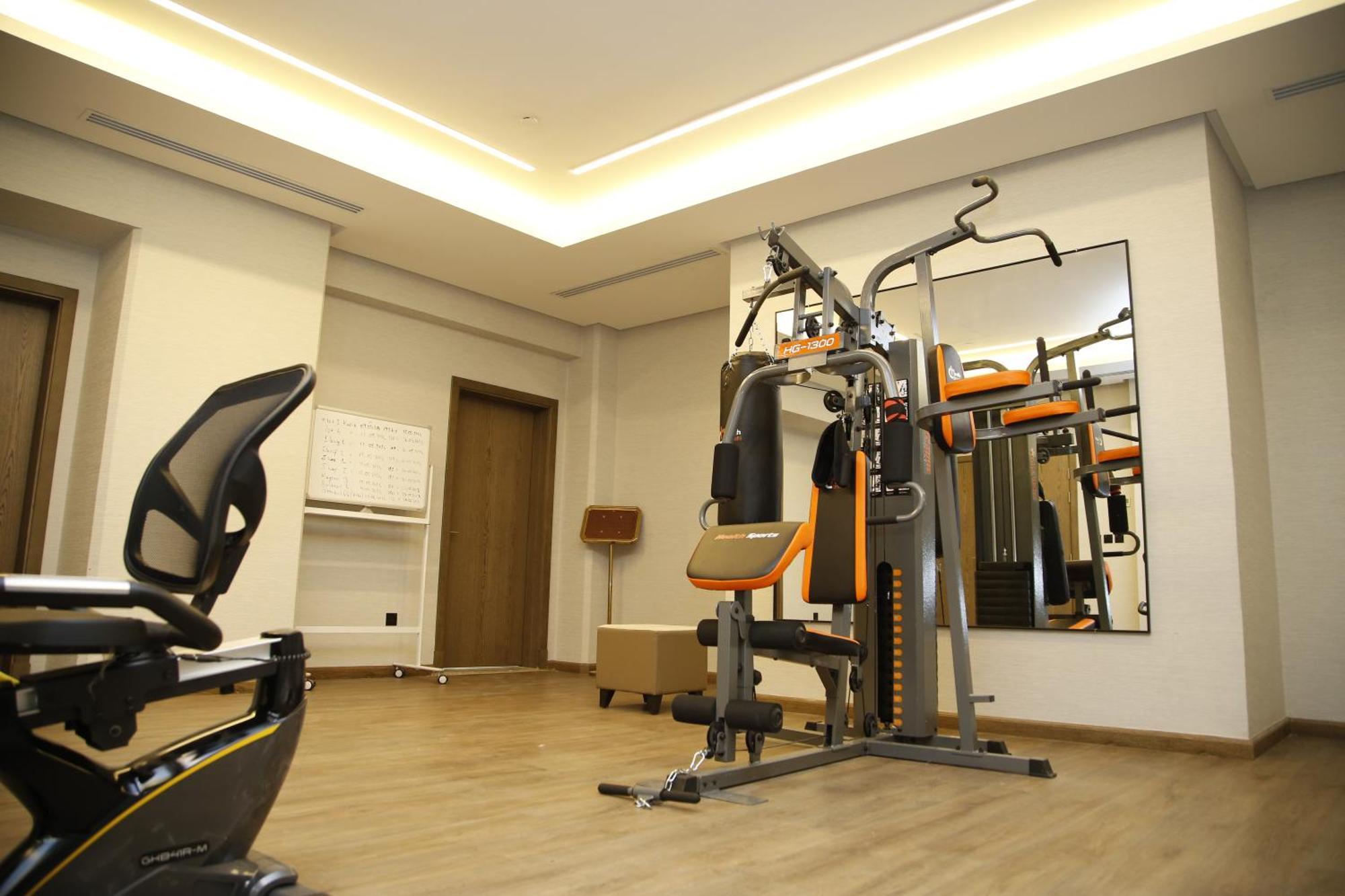 Maden Alrawda Hotel Медина Екстериор снимка The gym at the hotel